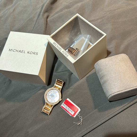 Michael Kors Watch - Picture 6 of 6